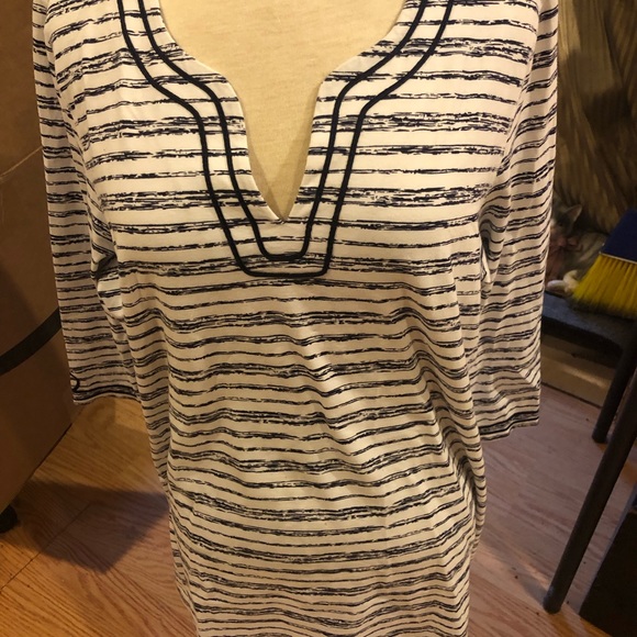 Chico’s Long Sleeve Navy and White Zenergy Top - Picture 1 of 8